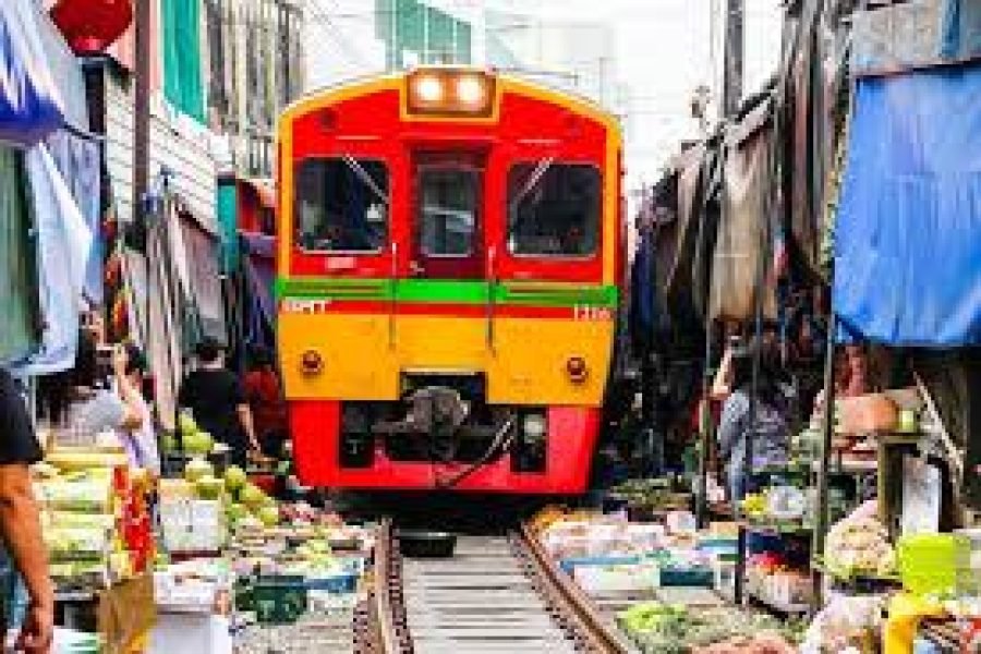 Damnoen Saduak+Train Market